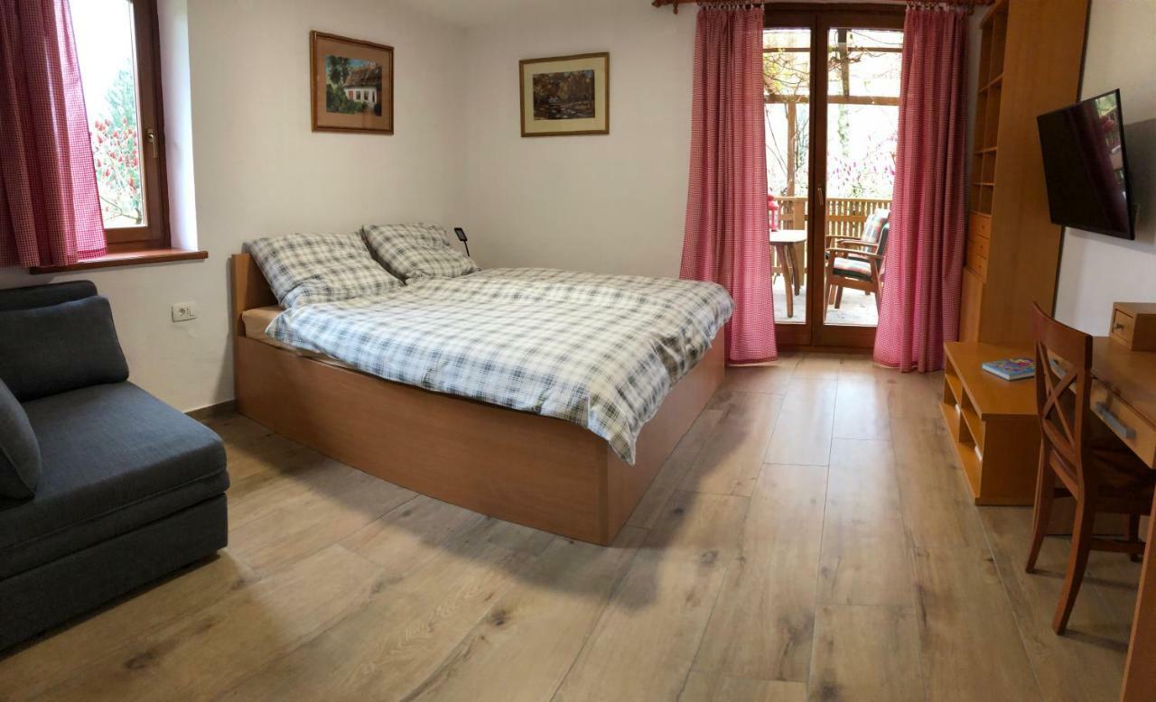 Kamp Podgrad Apartment *